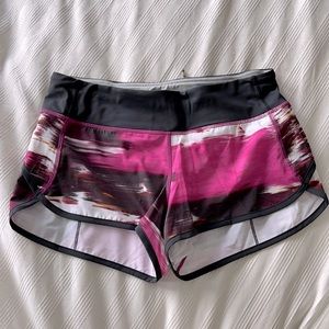 Lululemon speed shorts Sz 6